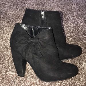 Black bow ankle booties